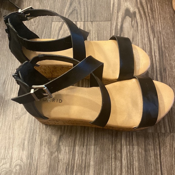 TORRID SANDALS SIZE 11 WW PLATFORM SUMMER USED GOOD CONDITION - Picture 4 of 5